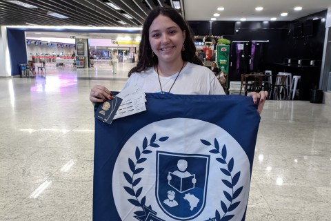 Aluna Gabrielly Aleixo embarca para intercâmbio na Nova Zelândia pelo programa Ganhando o Mundo